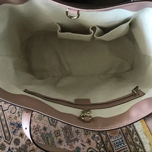 A large Gucci bag excellent condition - Picture 3 of 5
